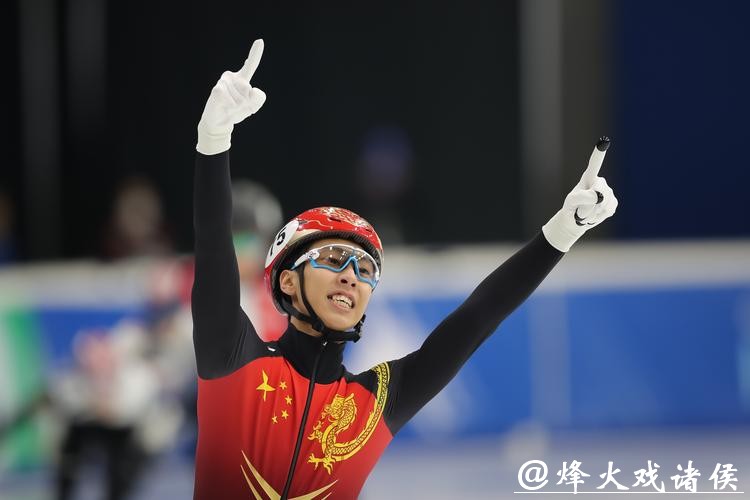 冬奥会短道速滑男子1000米 孙龙0.028秒之差摘银 冬奥会短道速滑男子1000米 孙龙0.028秒之差摘银