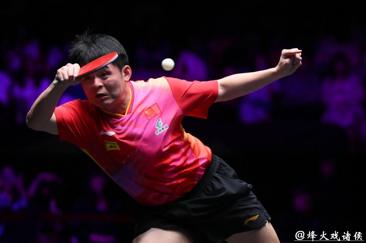 乒乓球亚洲杯男单小组赛 林诗栋完胜对手取得两连胜
