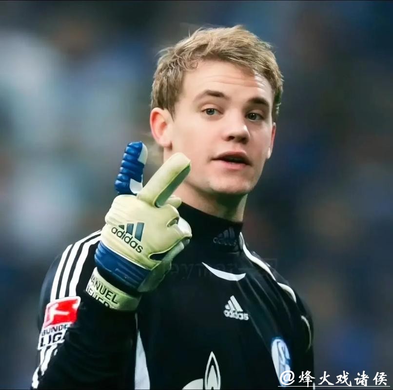 拜仁主帅弗利克:诺伊尔是毫无争议的一号门将 拜仁主帅弗利克:诺伊尔是毫无争议的一号门将